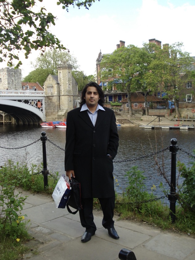 Abdulaziz Alfuraih beside the River Ouse in York in 2009